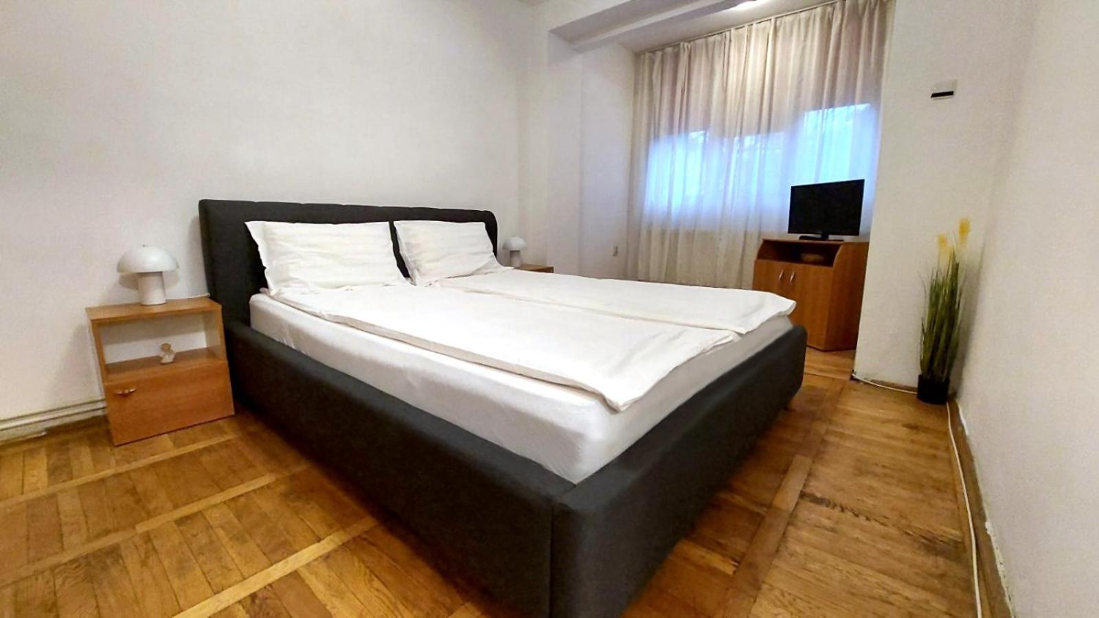 The Home Hunedoara Exterior photo
